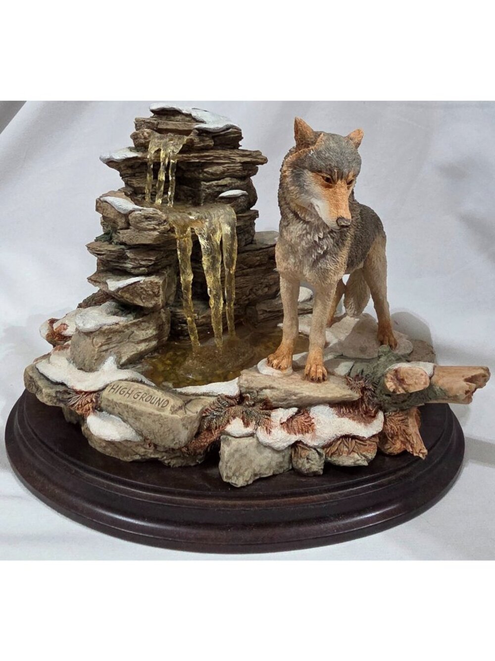Country Artists HIGH GROUND Wolf by Waterfall wildlife Figurine England Sherwin